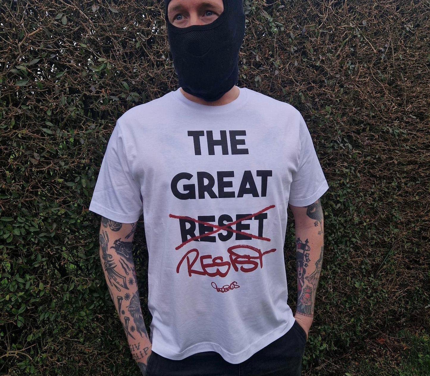 The Great Resist, T-shirt
